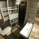 Chamonix Lodge Hostal *